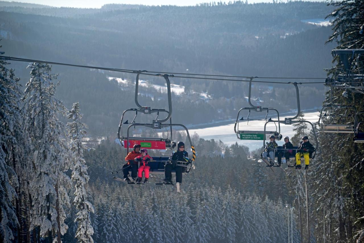 Hotel SLUNEČNÁ LOUKA Lipno nad Vltavou Buitenkant foto