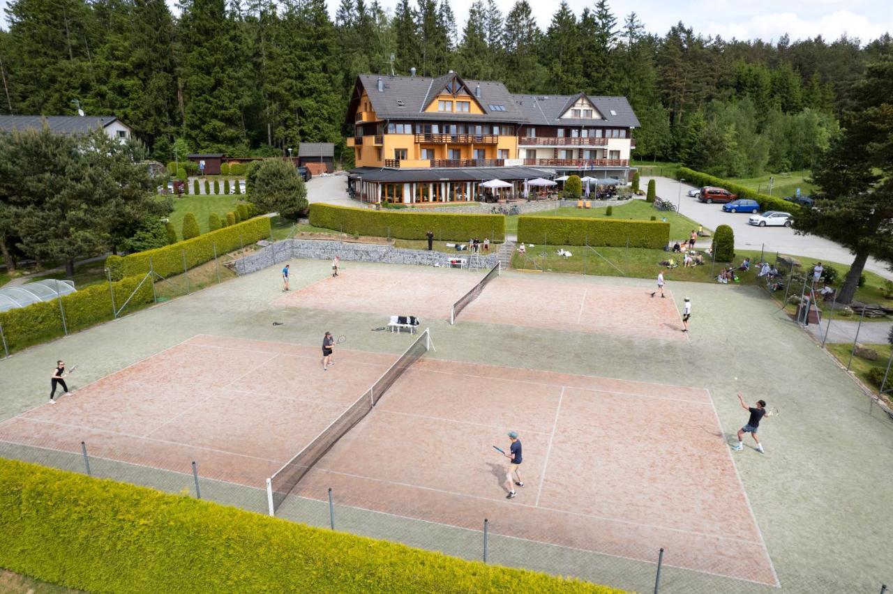 Hotel SLUNEČNÁ LOUKA Lipno nad Vltavou Buitenkant foto